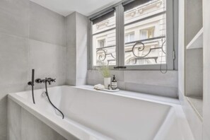 House | 1 bedroom, Internet - Reve du Marais in Paris (Paris)