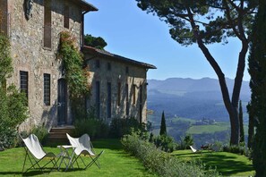 Villa | 7 bedrooms, Internet - New Historic Tuscany Country House Retreat in a Vineyard Near Siena Villa Chiantissimo (Castelnuovo Berardenga)
