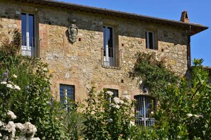 Villa | 7 bedrooms, Internet - New Historic Tuscany Country House Retreat in a Vineyard Near Siena Villa Chiantissimo (Castelnuovo Berardenga)