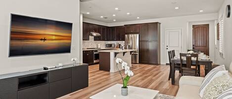 House | 4 bedrooms, Internet