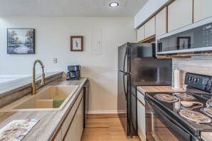 Apartment (2 Bedrooms) | Interior - 3 Mi to Beach Access: Little River Retreat! (Little River)