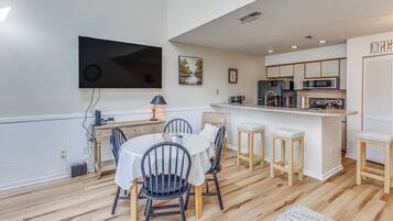 Apartment (2 Bedrooms) | Front of property