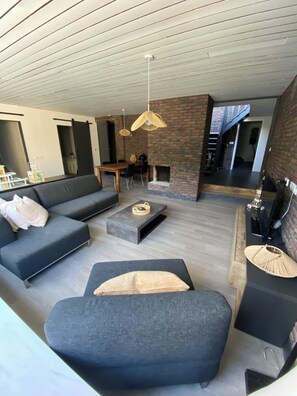 Smart TV, video games, books, computer monitors - Central apartment - perfect base for nature, culture and cities (Soest)