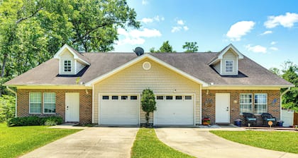 4 Mi to Fsu: Family Home w/ Pool & Yard