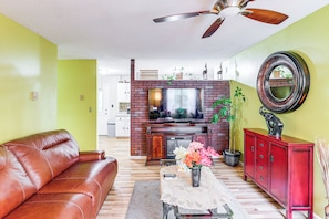 Interior - 3 Mi to Dtwn Asheville: Duplex w/ Spacious Yard! (Asheville)