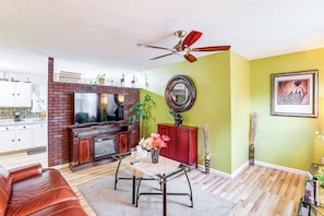 House (2 Bedrooms) | Interior