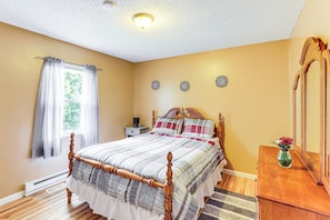 Interior - 3 Mi to Dtwn Asheville: Duplex w/ Spacious Yard! (Asheville)