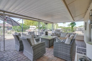 House (3 Bedrooms) | Interior - Walk to Golf Course: 55-plus Home in Sun City West (Sun City West)