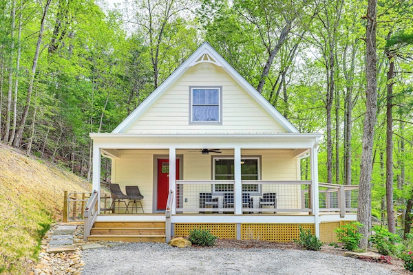 Cottage (2 Bedrooms) | Front of property