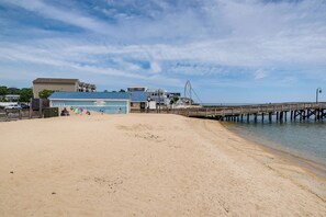 Interior - 1 Mi to Boardwalk: Convenient North Beach Apt! (Owings)