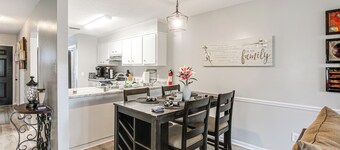 9 Mi to Moody Afb: Newly Updated Condo Near Dining