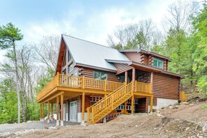 Interior - Mtn-view Deck: Scenic Conway Log Cabin! (Conway)