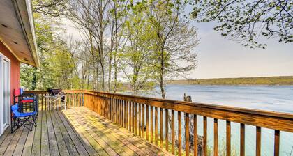 < 1 Mi to State Park: Trumansburg Cottage w/ Deck!