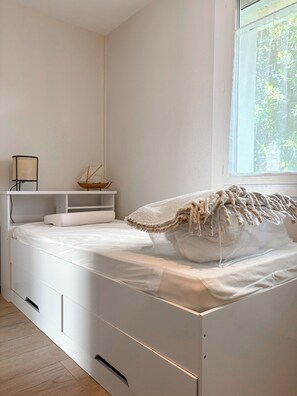 2 chambres, fer et planche à repasser, Wi-Fi, draps fournis