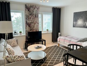 Iron/ironing board, free WiFi