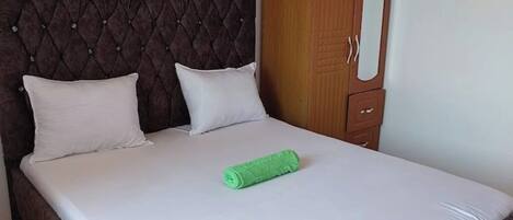 1 chambre, fer et planche à repasser, Wi-Fi, draps fournis