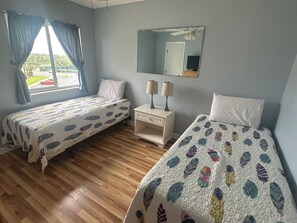 2 chambres, fer et planche à repasser, accès Internet, draps fournis