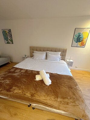 4 Schlafzimmer, Bügeleisen/Bügelbrett, WLAN, Bettwäsche