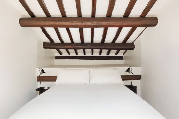 2 makuuhuonetta, silitysrauta/-lauta, Wi-Fi, vuodevaatteet