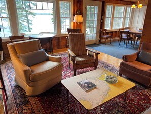Interior - Cozy waterfront cottage overlooking Muscongus Bay with stunning sunset views. (Cushing)