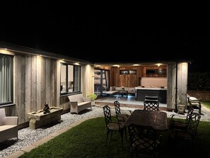 Outdoor dining - Wayside Lodge (Blackpool)