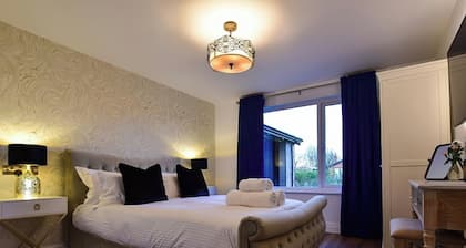 Wayside Lodge