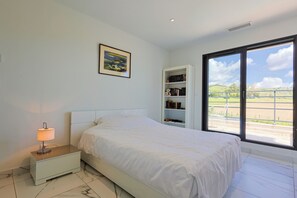 4 quartos, ferros/tábuas de passar roupa, Wi-Fi, roupa de cama