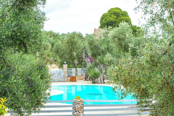 Seasonal outdoor pool