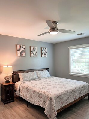 4 bedrooms, in-room safe, free WiFi
