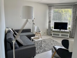 Comfort Apartment, 2 Bedrooms, Courtyard View | Iron/ironing board, free WiFi