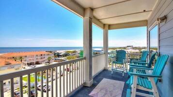 Condo, 4 Bedrooms | Property grounds