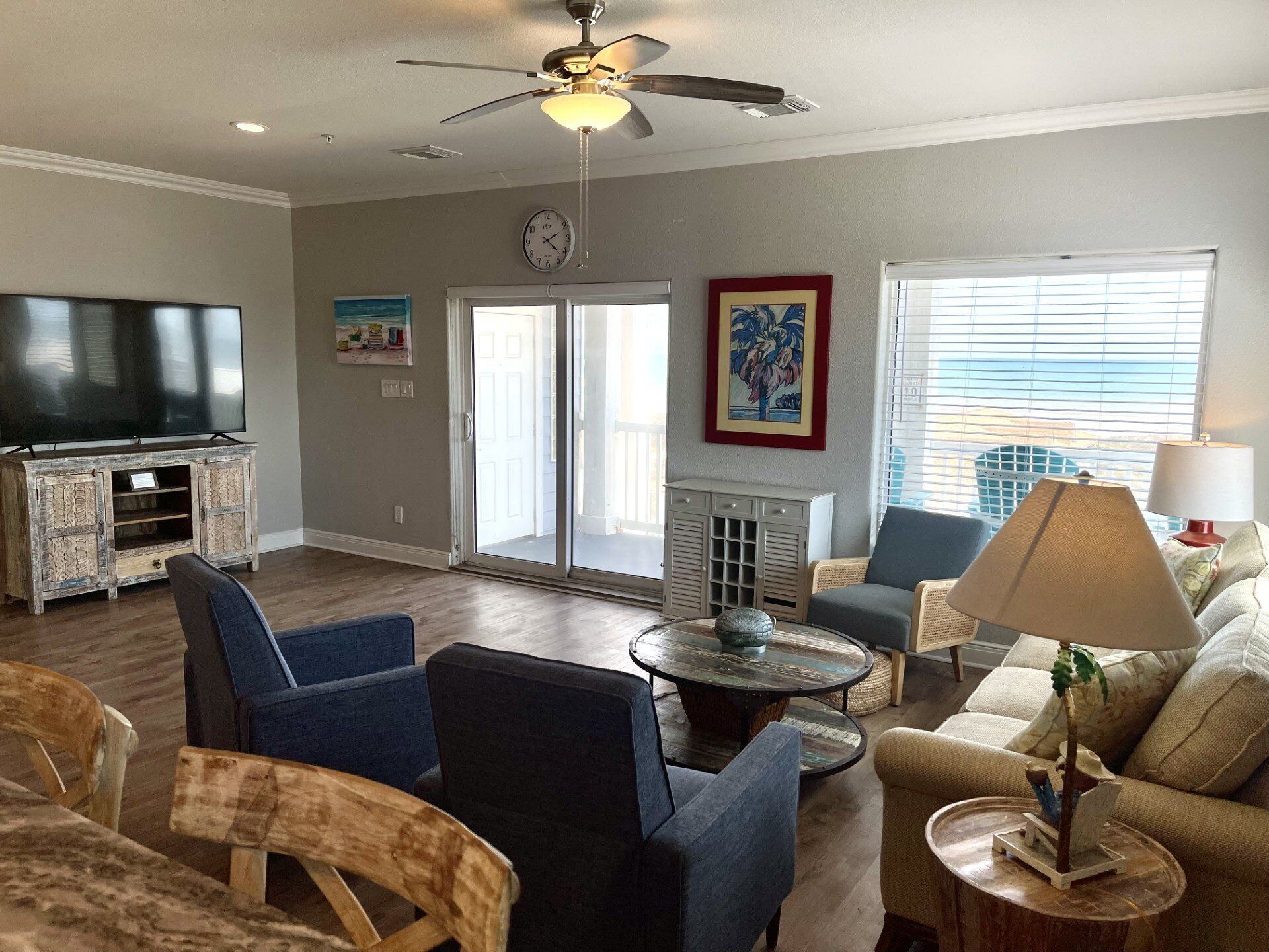 Condo, 4 Bedrooms | Living area