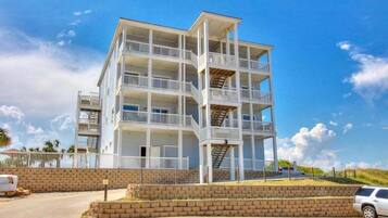 Condo, 4 Bedrooms | Exterior