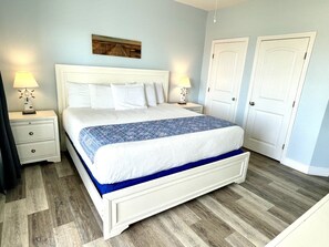 Condo, 4 Bedrooms