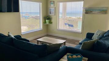 Condo, 4 Bedrooms | Living area