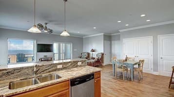 Condo, 2 habitaciones | Interior