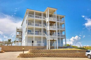 Condo, 2 Bedrooms | Exterior