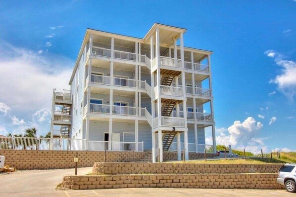 Condo, 2 Bedrooms | Exterior