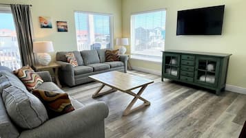 Condo, 2 habitaciones | Área de sala de estar