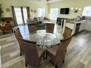 Appart'hôtel, 2 chambres | Coin séjour