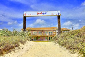 Condo, 2 quartos | Fachada
