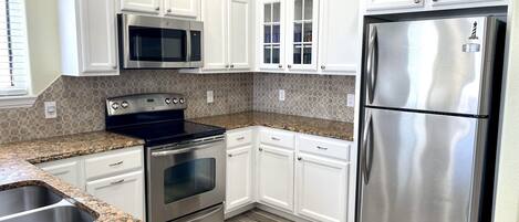 Condo, 4 Bedrooms | Private kitchen