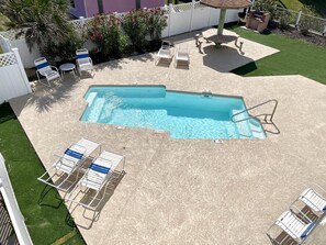 Appart'hôtel, 4 chambres | Piscine