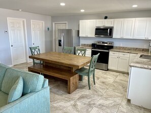 Condo, 2 Bedrooms | Interior