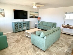 Condo, 2 Bedrooms | Living area