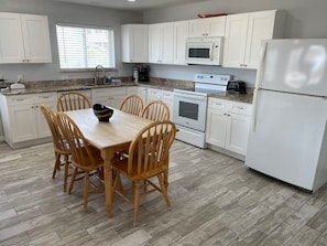 Appart'hôtel, 3 chambres | Cuisine privée