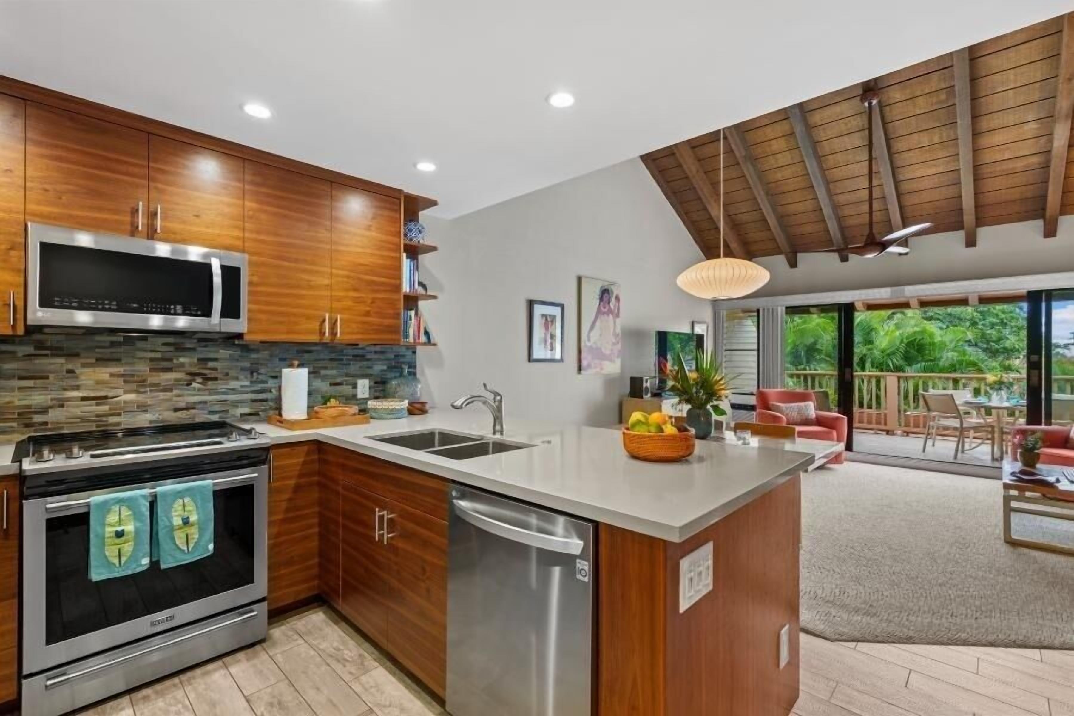 Condo, 2 Bedrooms | Private kitchen