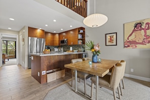 Condo, 2 Bedrooms | Dining