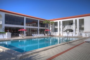 Appart'hôtel, 2 chambres | Piscine | Piscine chauffée