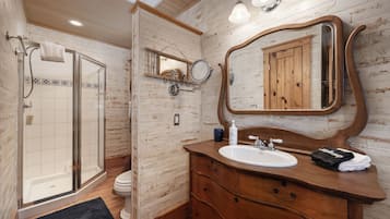 Cabin, 4 Bedrooms | Bathroom